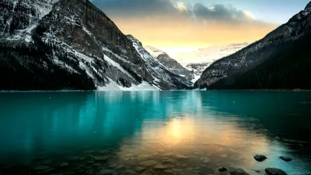 Lake Louise in Canada shown as a calm 4K landscape